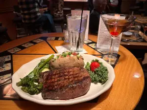 Los Arcos Steak & Lobster