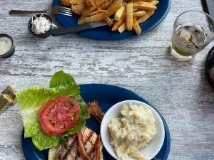 LakeHouse Restaurant