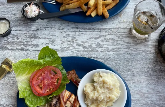 LakeHouse Restaurant