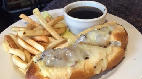 Four 66 Newbury St Pub in 丹弗斯