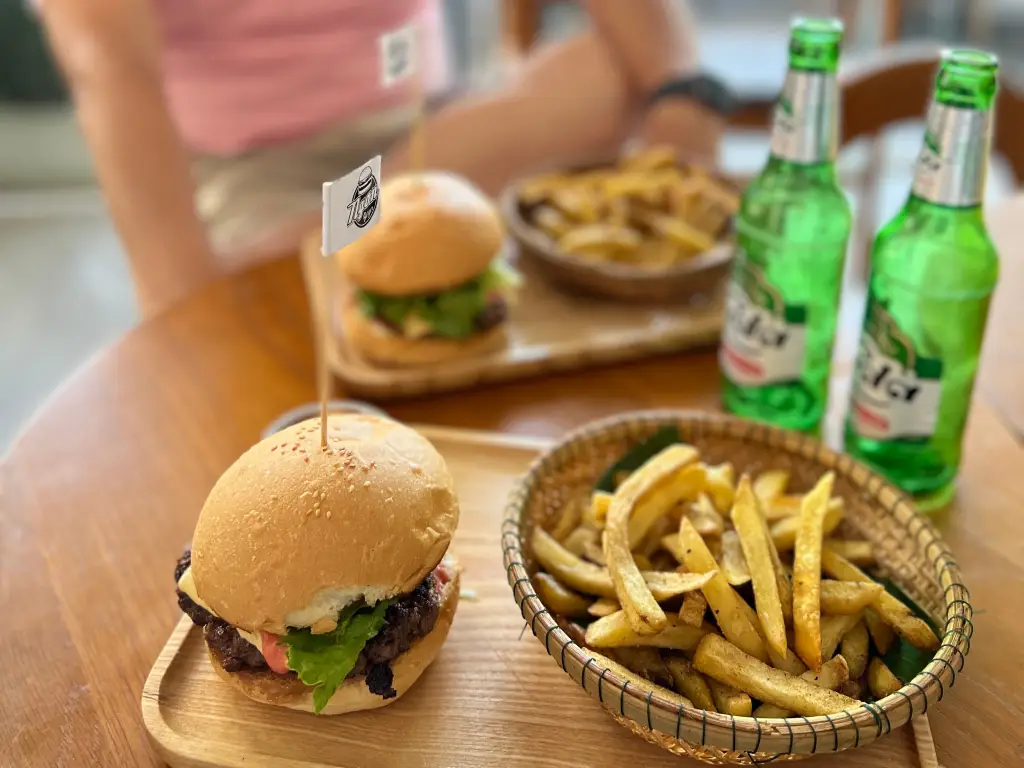 NGON BURGER - TACOS HUE