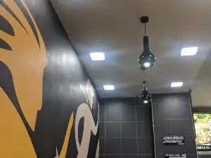 Debonairs Pizza