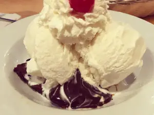 The Music Man Singing Ice Cream Shoppe