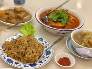 Nyonya Breeze