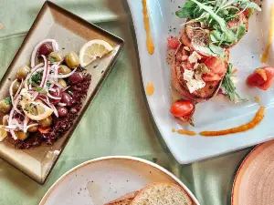 Micri Acropoli Restaurant & Bar