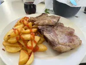 Bordas Cafe Bar and Grill