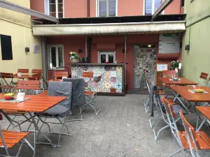 Spanische Weinhalle