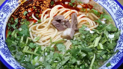 寇世牛肉面 in Karamay