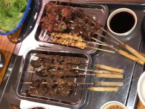 Mad House BBQ & Grill Restaurant