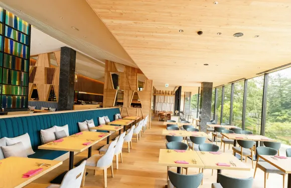 ALL DAY DINING LOUNGE/BAR Primrose