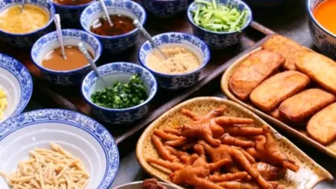大碗小面抿节面馆(新华小区店) in Jiayuguan