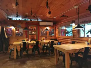 Trail Center Lodge