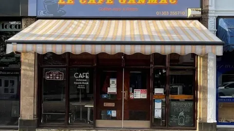 Le Cafe Ganmac in Folkestone