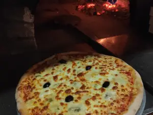 Pizzeria Italia Nicolo Avarello