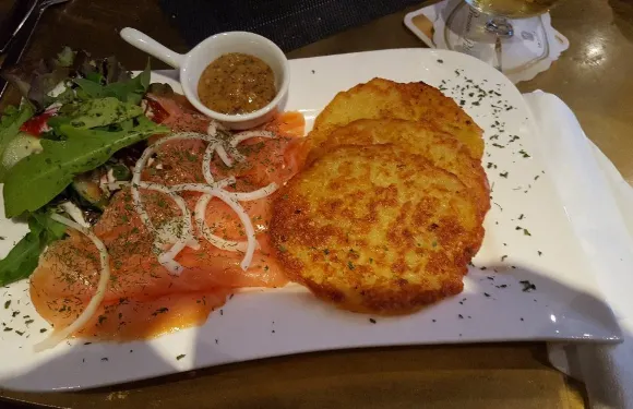 Mon-Bistro