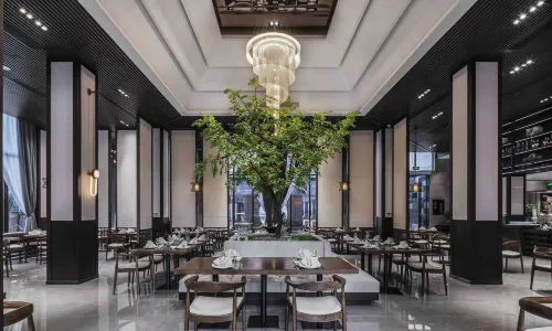 THE PENINSULA OF ROYAL LAKE HOTLES·RESTAURANT