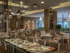 华邑酒店鲜艳全日自助餐厅