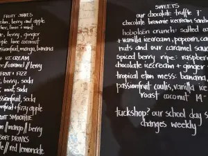 Anouk Cafe