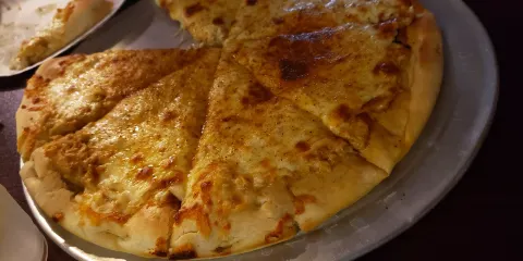 Pretzel Pizza Cafe' & Creamery