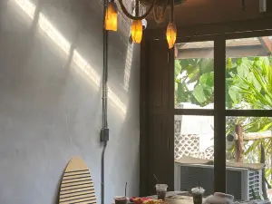 Makai Cafe and Space