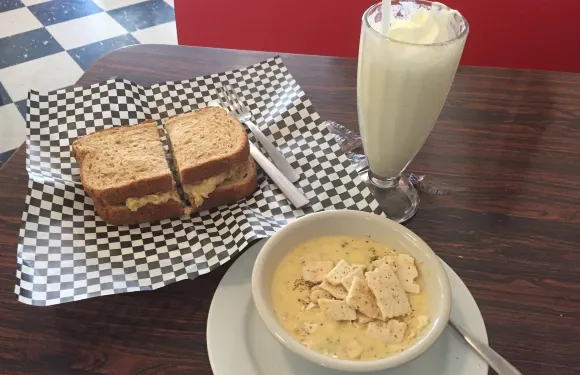 Clinton's Soda Fountain