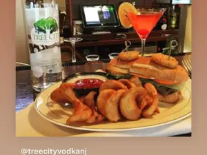 Moe's Bistro and Bar