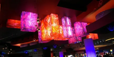 Center Bar