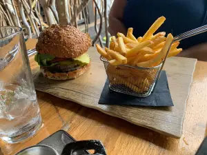Maggie's Pub
