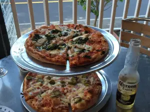 La Pizzeria