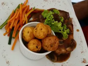 La Cava Wine & Food
