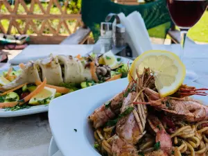 Freddie's Beach Bar