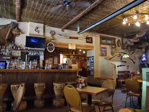 Los Ojos Restaurant & Saloon