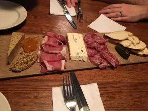 Flossmoor Station Restaurant & Brewery
