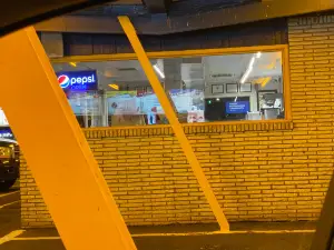 Twin Cronnie Drive-In