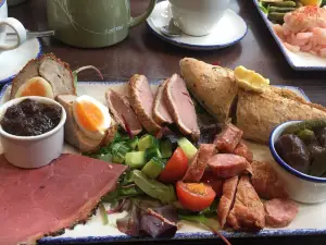 Treeby & Bolton Café