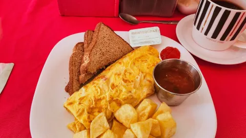 Sunrise Breakfast Place in Jaco