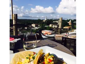 10 South Rooftop Bar & Grill