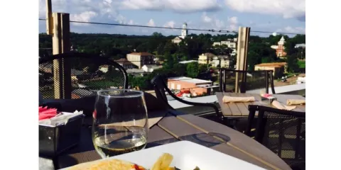 10 South Rooftop Bar & Grill