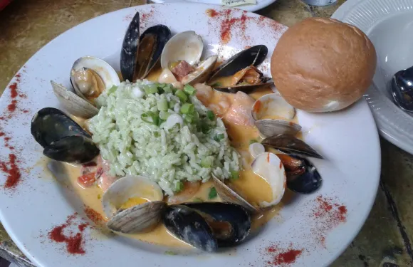 Quahog's Seafood Shack （and bar）
