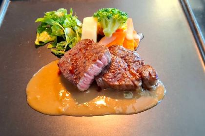 Sky Lounge Top Of Tree