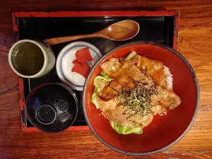 山菜喰い処 よし本