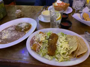 El Tequila Salsa Restaurant & Bar