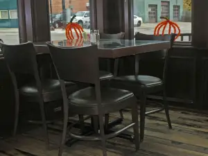 Fin’s Eatery & Spirits