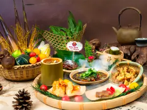 Emeishandajiudiantesemeishicun