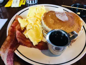Corner Bakery Cafe