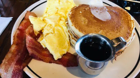 Corner Bakery Cafe in 패서디나