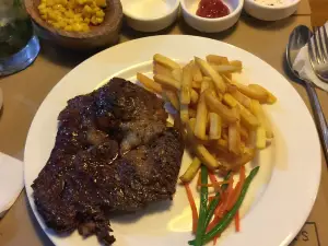Estrella's Kitchen & Cafe