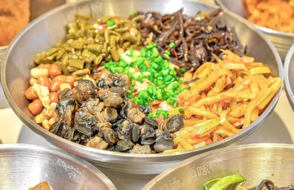白媽螺螄粉（靈山店）