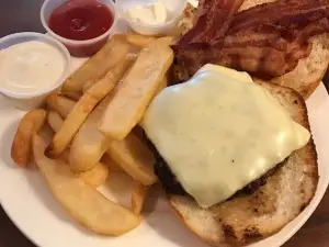 Hunter's Bakery and Cafe