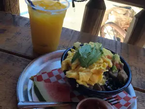 Tunnel Creek Café